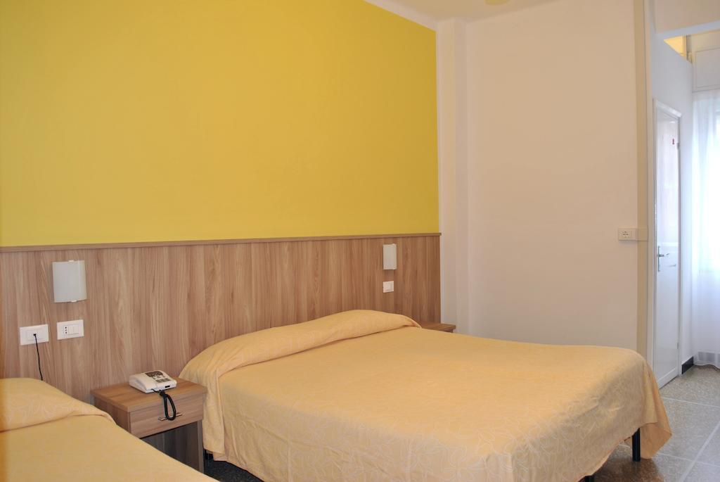 Hotel Bristol Laigueglia Kamer foto