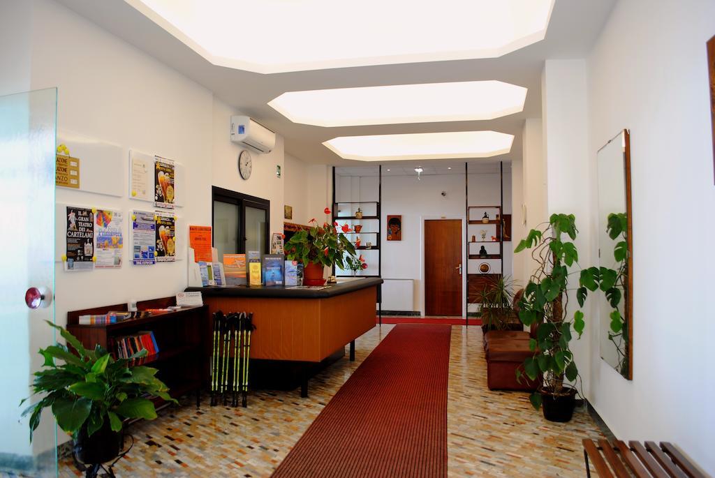 Hotel Bristol Laigueglia Buitenkant foto