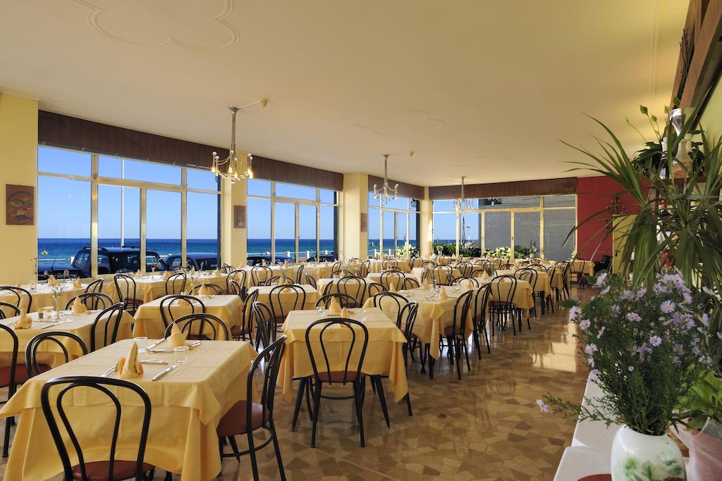 Hotel Bristol Laigueglia Buitenkant foto