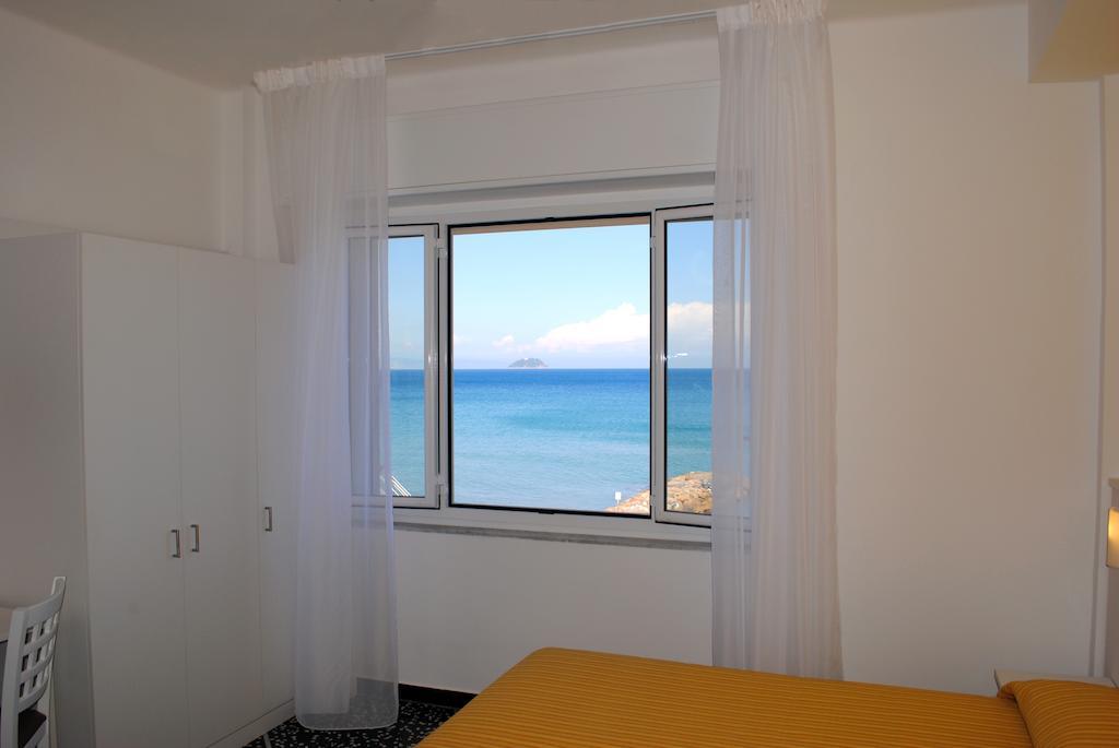 Hotel Bristol Laigueglia Kamer foto
