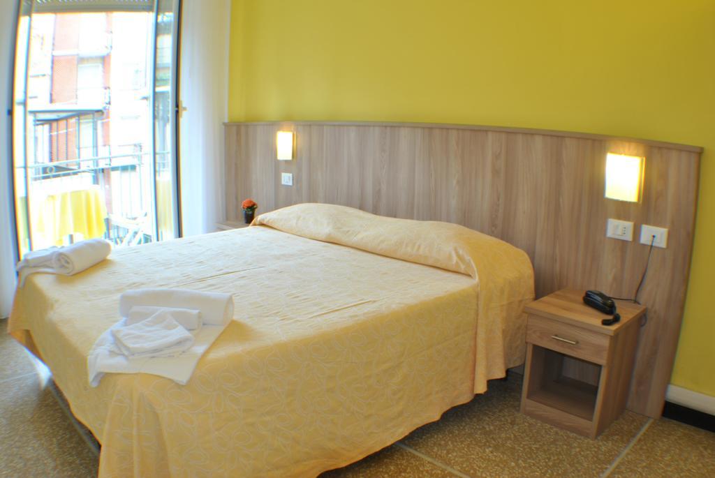 Hotel Bristol Laigueglia Buitenkant foto
