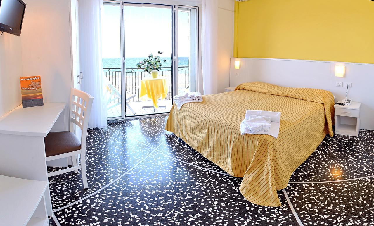 Hotel Bristol Laigueglia Buitenkant foto