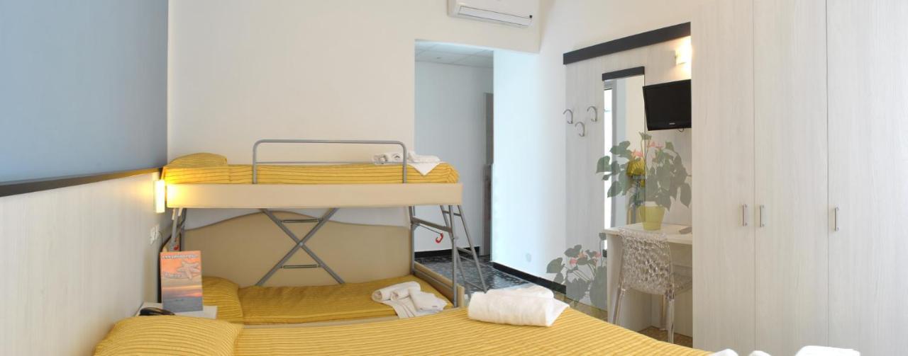 Hotel Bristol Laigueglia Buitenkant foto